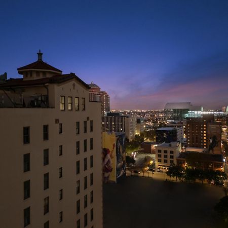 ホテル Moxy Houston Downtown エクステリア 写真